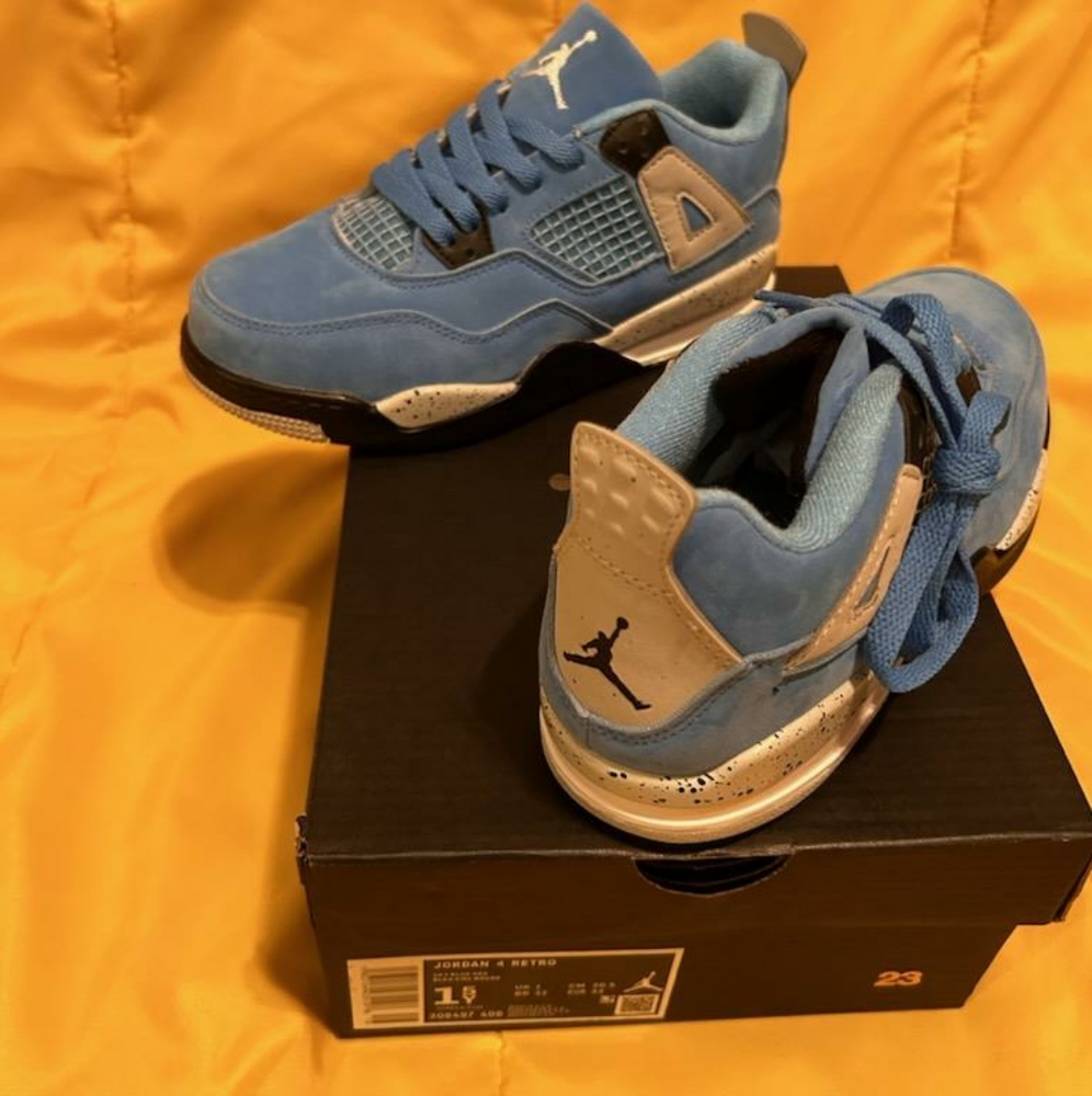 Carolina Blue Jordan, size 1.5